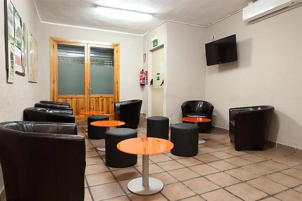 Hostal Fernando Барселона Гостевой дом