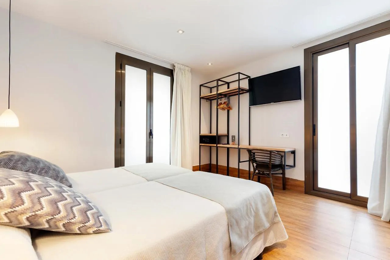 Hostal Fernando Барселона 2*,