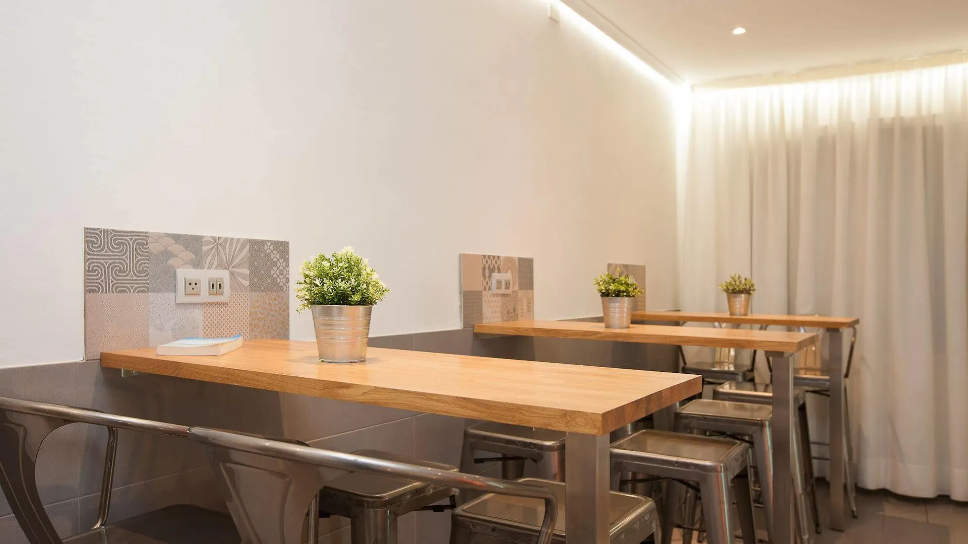 Hostal Fernando Barcelona Pensjonat